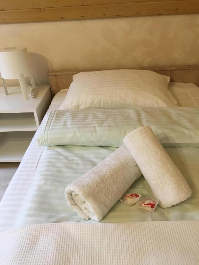 Lavender Apartment Heviz Bagian luar foto